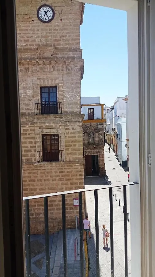 Apartamentos Plaza Santo Domingo Кадис Апартаменты