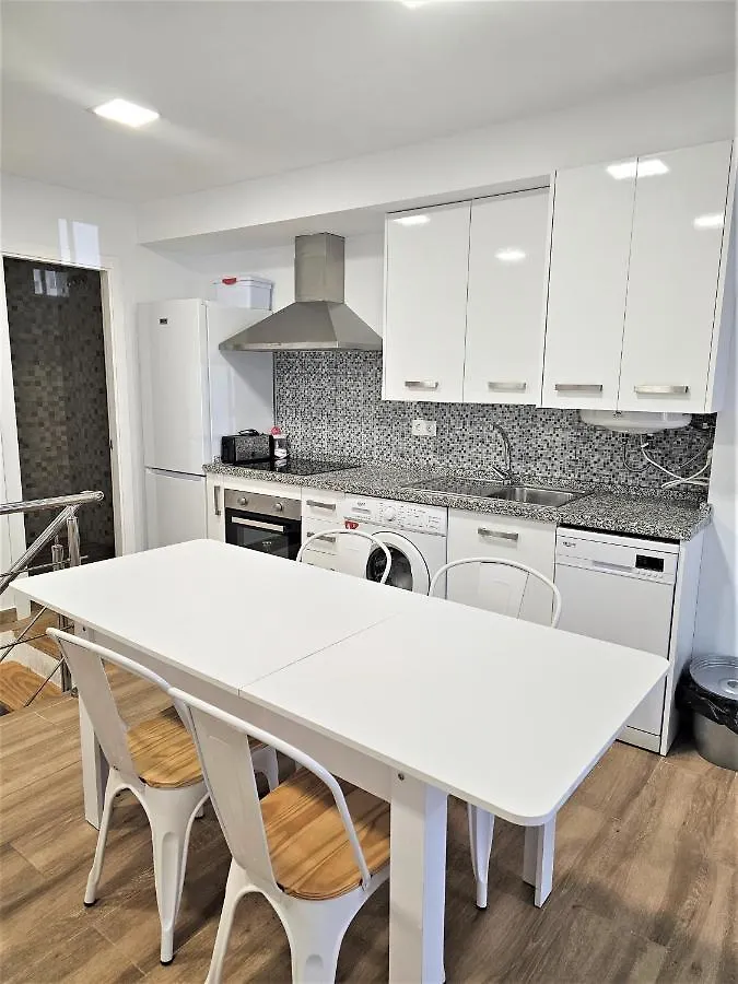 Apartamentos Plaza Santo Domingo Кадис 0*,  Испания