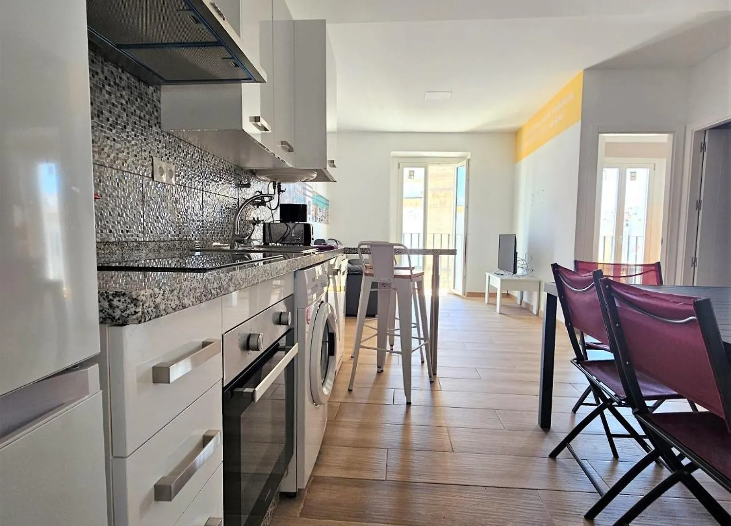 Apartamentos Plaza Santo Domingo Кадис Апартаменты